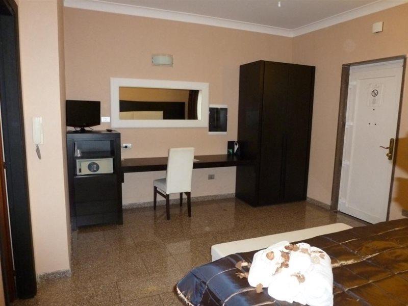 Eh Rome Airport Euro House Hotels Fiumicino Exterior foto