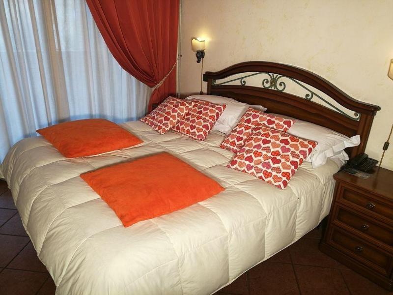 Eh Rome Airport Euro House Hotels Fiumicino Exterior foto